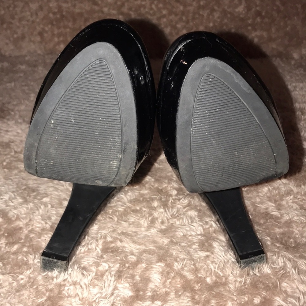 Heels - Picture 4 of 4